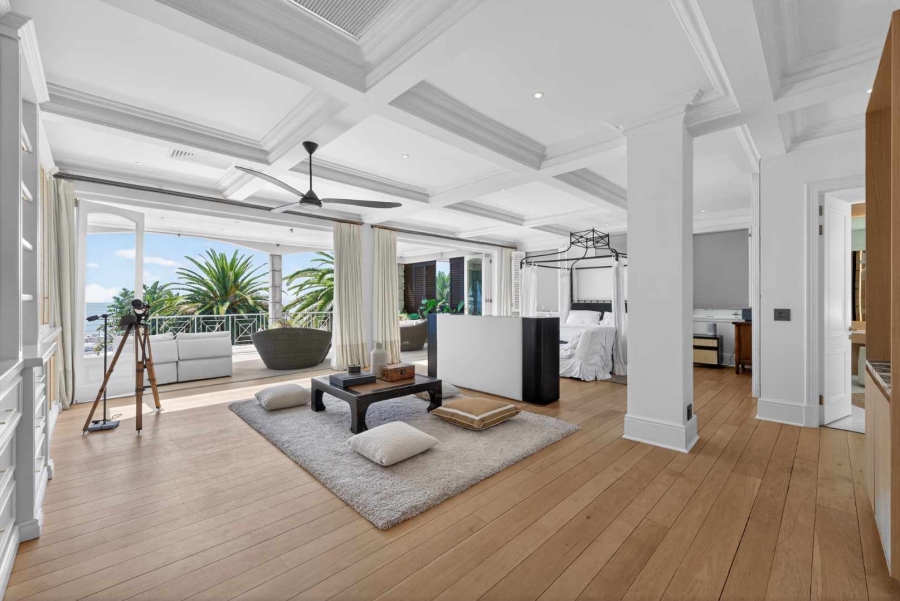 5 Bedroom Property for Sale in Fresnaye Western Cape